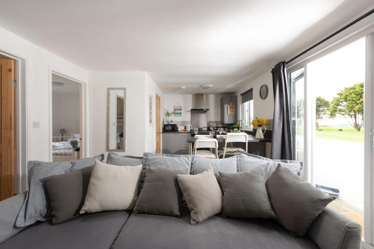 Wheal Prosper- Beautifully Fitted Wooden Lodge Helston Cornwall Екстериор снимка
