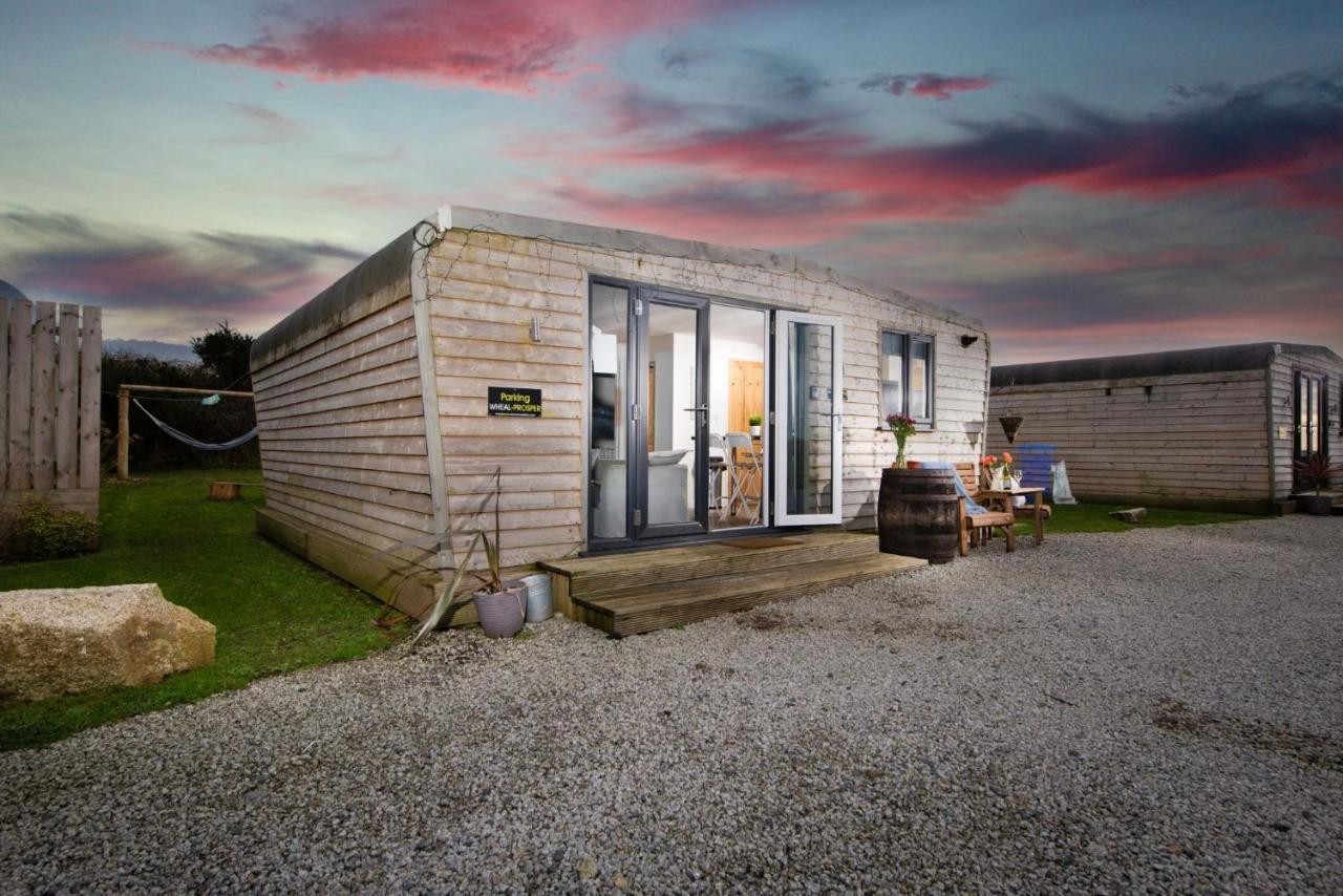 Wheal Prosper- Beautifully Fitted Wooden Lodge Helston Cornwall Екстериор снимка