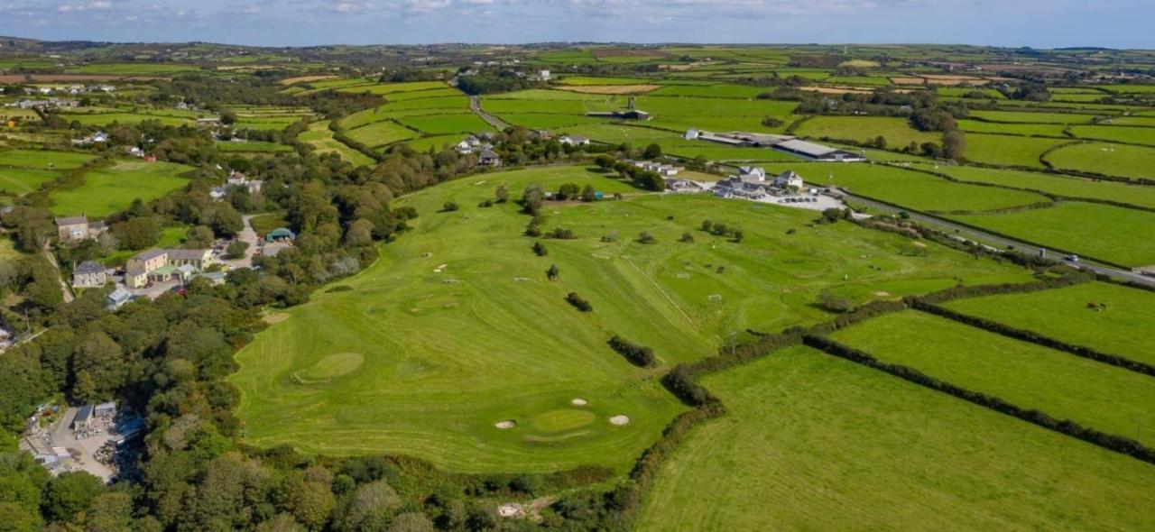 Wheal Prosper- Beautifully Fitted Wooden Lodge Helston Cornwall Екстериор снимка